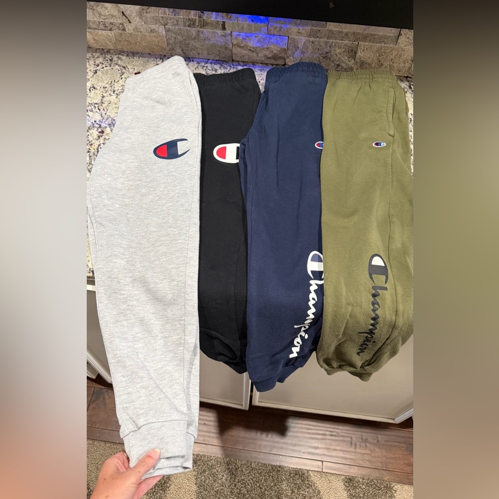4 pairs of Champion athletic/sweat pants/joggers for youth. Girl or boy. Exc con - Picture 3 of 9